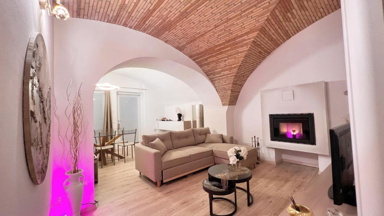 L'Arco Sul Lago • Gold Apartment Castro  Exterior foto